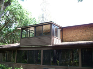 Temple Terrace balcony sunroom conversion with vinyl siding(1)