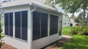 White sunroom, one door